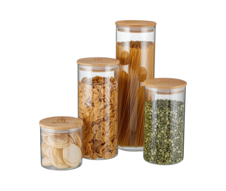 Imagem de quatro potes de vidro com tampa em bambu
